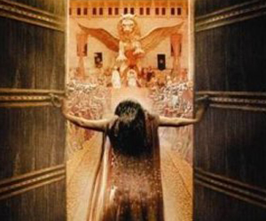 Esther Goes Before the King